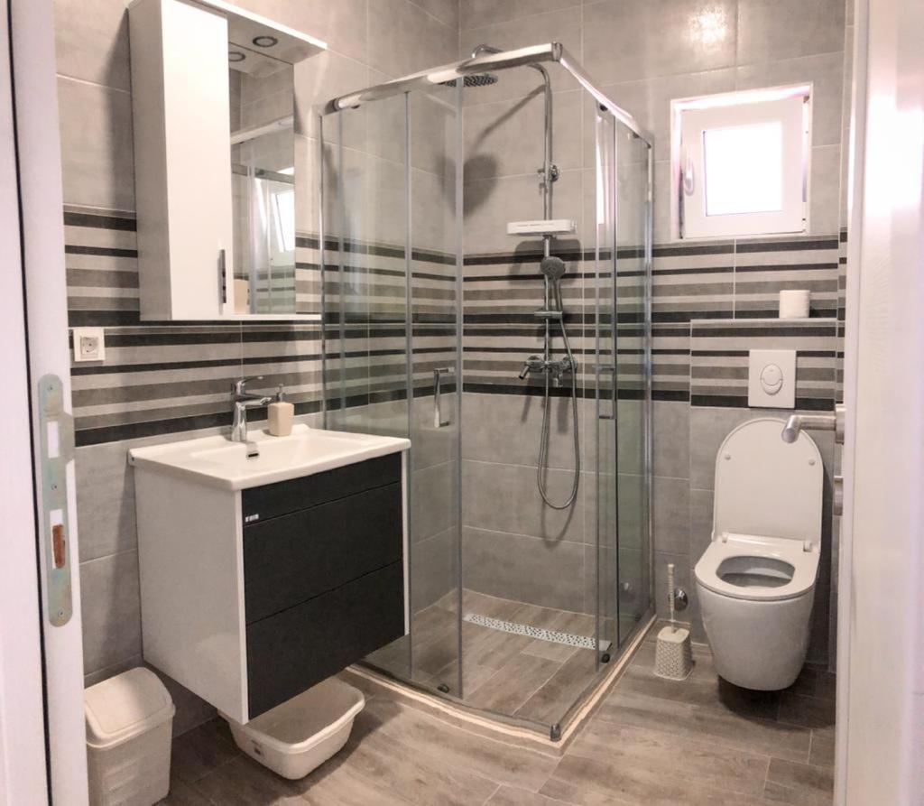 Apartmani Cupara Tivat Exterior foto